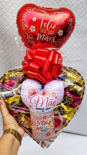 cesta coração com caneca e balão CCB01